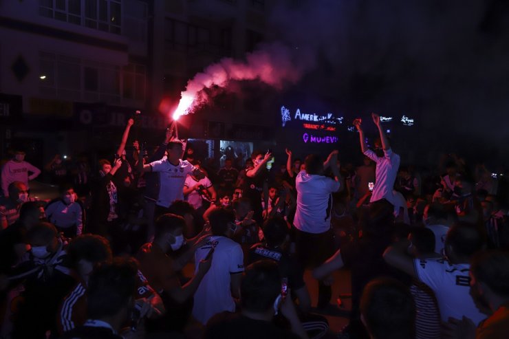 Ankara’da Beşiktaş taraftarının şampiyonluk sevinci