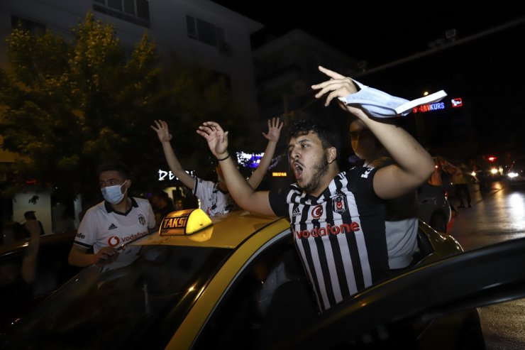Ankara’da Beşiktaş taraftarının şampiyonluk sevinci