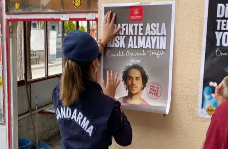 Jandarma ’Trafik Timleri’ Trafik Haftası’nda çiftçileri bilgilendirdi