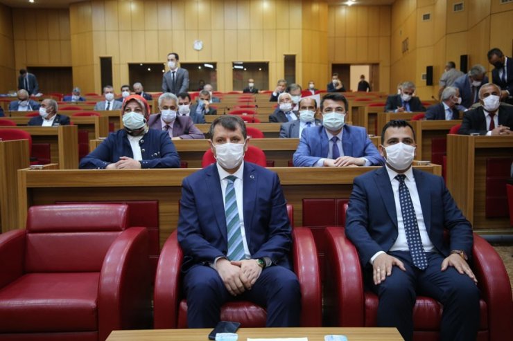 “İsrail’i lanetle kınıyorum”