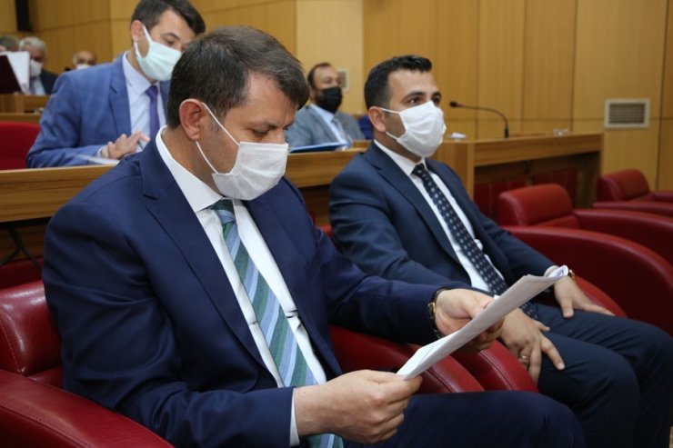 “İsrail’i lanetle kınıyorum”