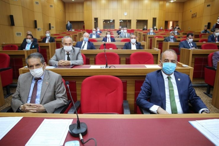 “İsrail’i lanetle kınıyorum”