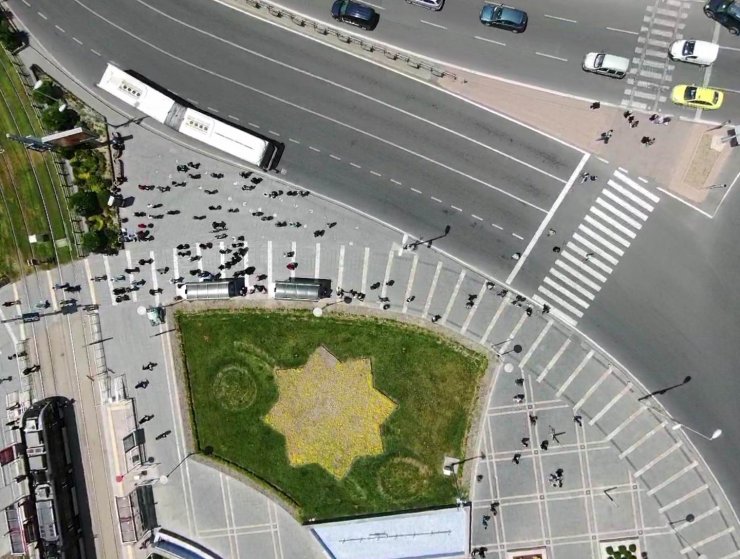 Kayseri’de tam kapanmanın ardından insan ve araç seli