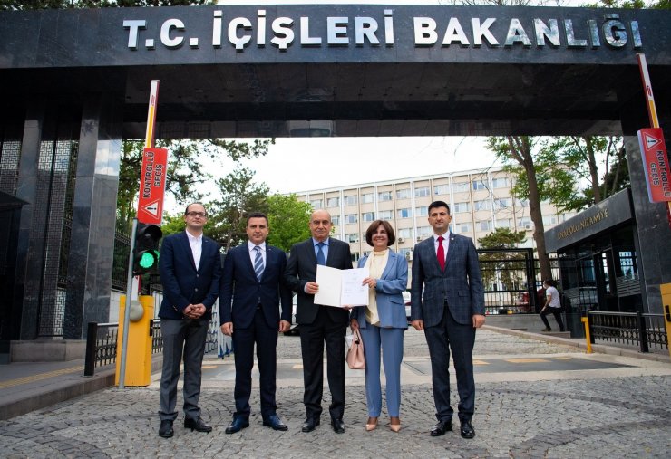 Memleket Partisi Kurucular Heyeti Başkanı Hakkı Akalın kuruluş başvurusunu yaptı.