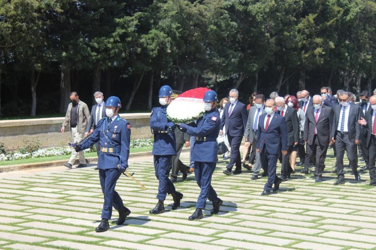 Sosyal Güvenlik Kurumu Başkanı Yılmaz, Anıtkabir’i ziyaret etti