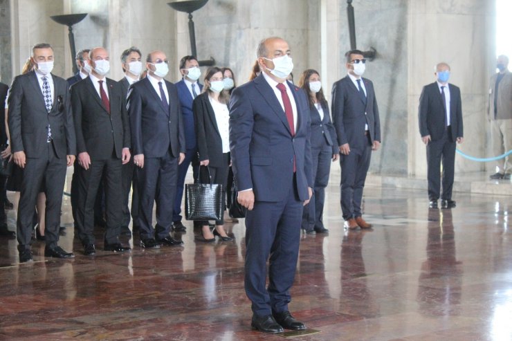 Sosyal Güvenlik Kurumu Başkanı Yılmaz, Anıtkabir’i ziyaret etti