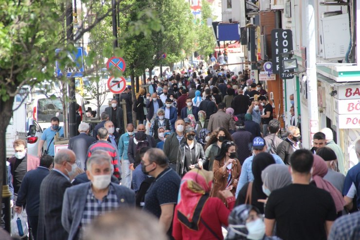 Kapanma sonrası insan seli yaşandı