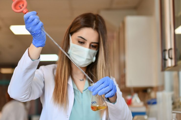 Ankara Büyükşehir Belediyesi Halk Ekmek Fabrikası’nda ekmek üretimi kadınlara emanet