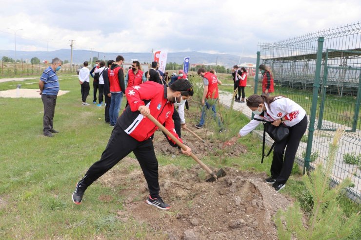 Gençlik Haftası’nda fidan dikim etkinliği