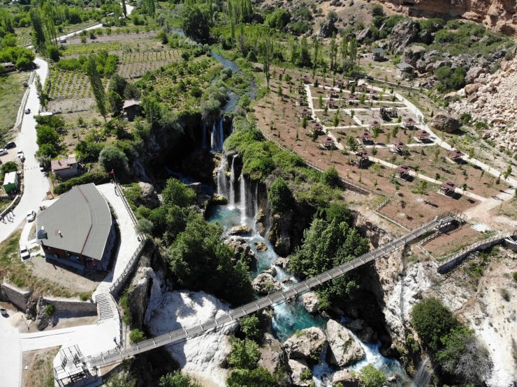 Doğa harikası Hadim Yerköprü Şelalesi tam kısıtlama sonrası ziyaretçileri bekliyor