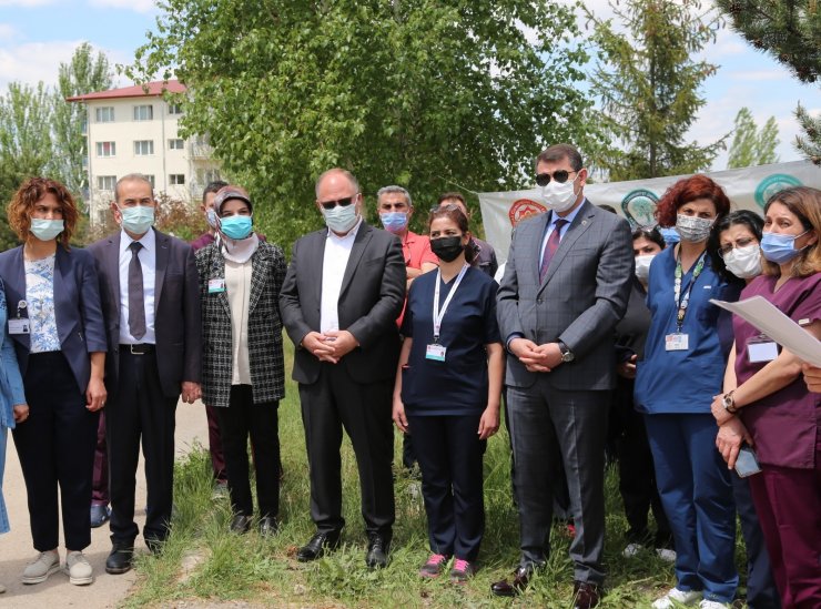 Covid-19 ’la mücadelenin kahramanlarına hatıra ormanı