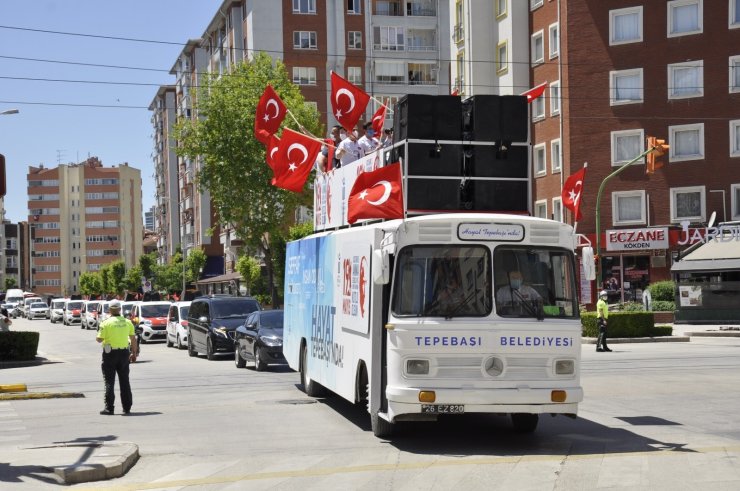 19 Mayıs kortejinde renkli görüntüler