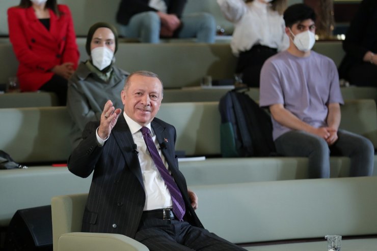 Cumhurbaşkanı Erdoğan gençlerle bir araya geldi