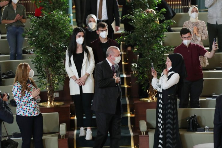 Cumhurbaşkanı Erdoğan gençlerle bir araya geldi