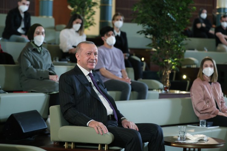 Cumhurbaşkanı Erdoğan gençlerle bir araya geldi