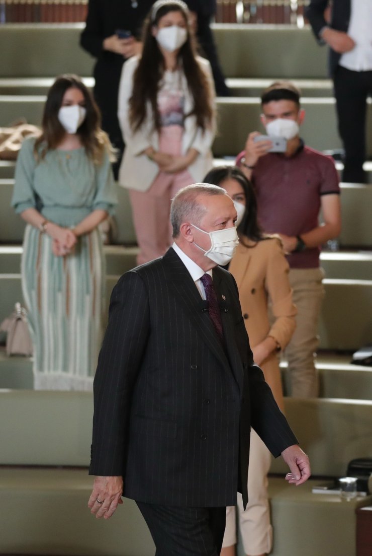 Cumhurbaşkanı Erdoğan gençlerle bir araya geldi