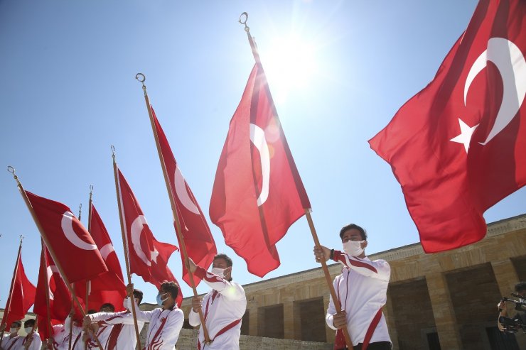 Bakan Kasapoğlu Anıtkabir’de