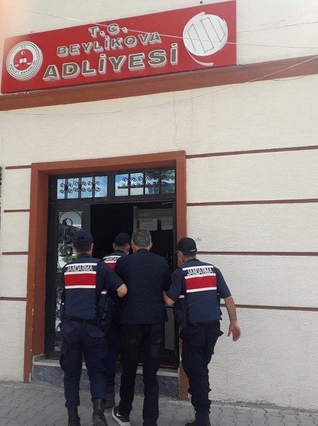 33 ayrı suçtan aranan cezaevi firarisi babasının evinde yakaladı