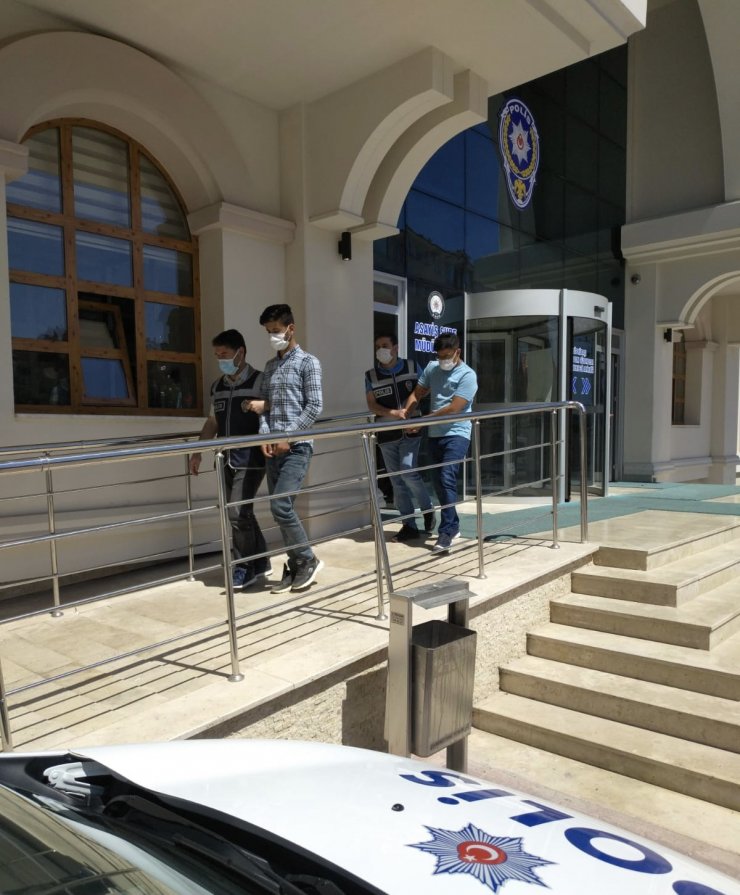 350 bin liralık telefon dolandırıcılığı polisin operasyonuyla engellendi
