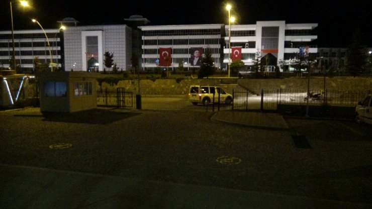Kadını darp eden eski eş ve yakını tutuklandı