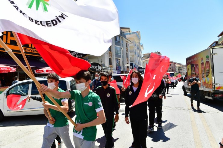 Mamak Belediyesi sporcuları 19 Mayıs için yürüdü