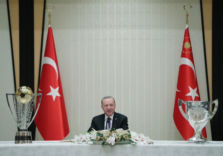 Cumhurbaşkanı Erdoğan, Beşiktaş Futbol Takımı’nı kabul etti