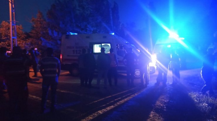 Konya’da otomobil duvara çarptı: 3 yaralı