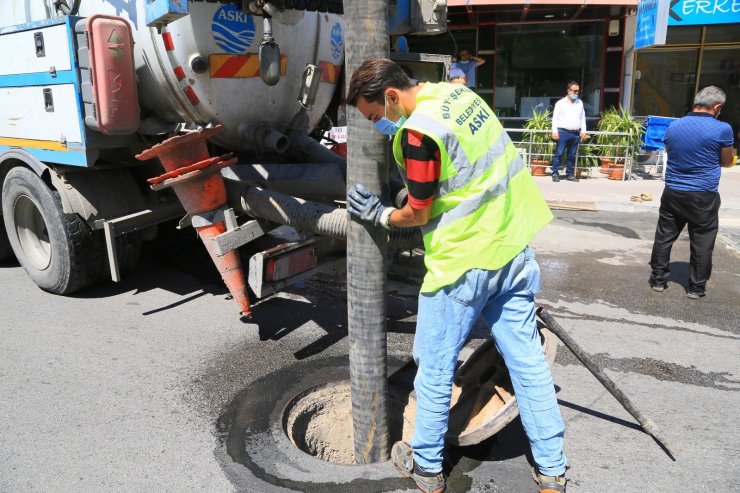 ASKİ’den kapsamlı ızgara ve alt geçit temizliği