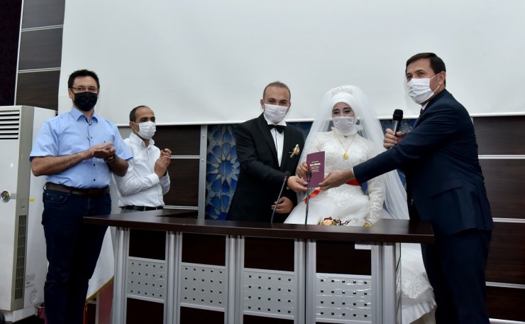 Zabıta çiftin nikahını Başkan Hasan Kılca kıydı
