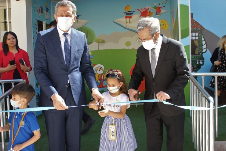Bakan Selçuk: “Bazen bizim yaklaşımlarımız çocuklarımızın ihtiyacı olmayan alanlarda zorlanmalarına yol açıyor”