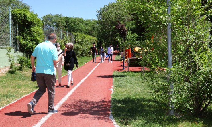 Uğur Mumcu Parkı’nda açık hava keyfi