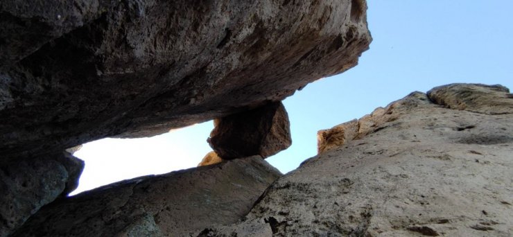 Baraj kenarında yeraltı şehri