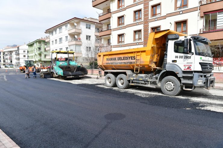 Mamak’ta asfalt çalışmaları devam ediyor