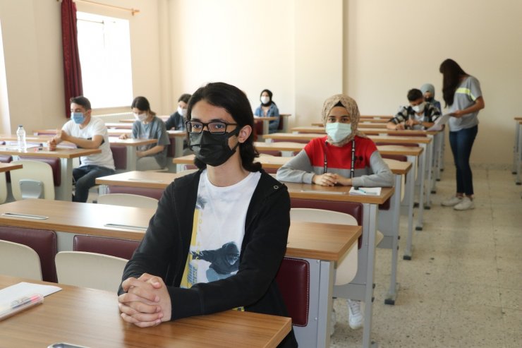 YKS provası gerçeğinden farksızdı, geç kalan öğrenciler sınava alınmadı