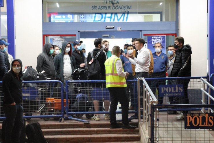 Nevşehir-İstanbul uçağı iptal edildi, yolcular havalimanında mahsur kaldı