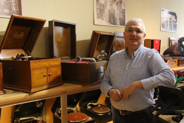 60 ülke gezerek tarihin izlerini taşıyan koleksiyonunu oluşturdu