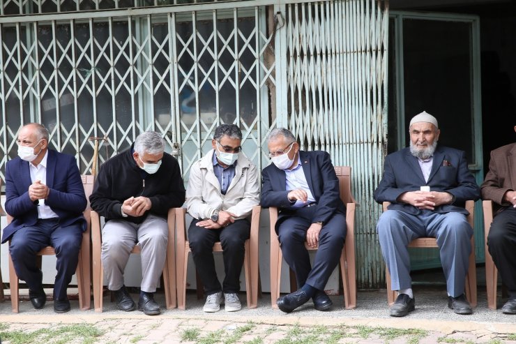 Başkan Büyükkılıç’tan Arife öğretmenin ailesine taziye ziyareti
