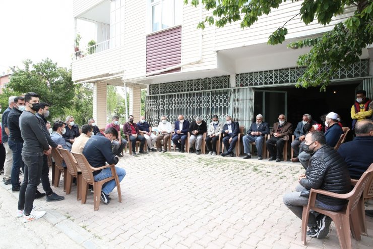Başkan Büyükkılıç’tan Arife öğretmenin ailesine taziye ziyareti