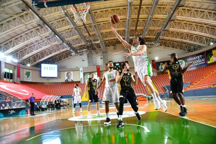 Mamak Belediyesi Basketbol Takımı yarı finalde