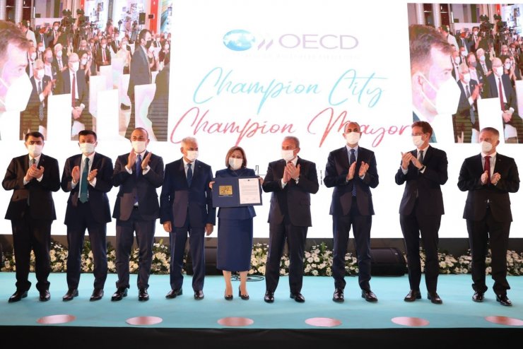 Fatma Şahin OECD Şampiyon Başkanlar arasına Türkiye’den katılan ilk belediye başkanı oldu