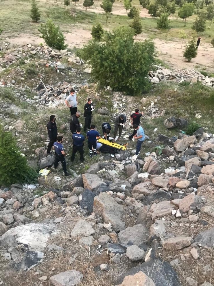 Kayseri Büyükşehir İtfaiyesi can kurtarmaya devam ediyor
