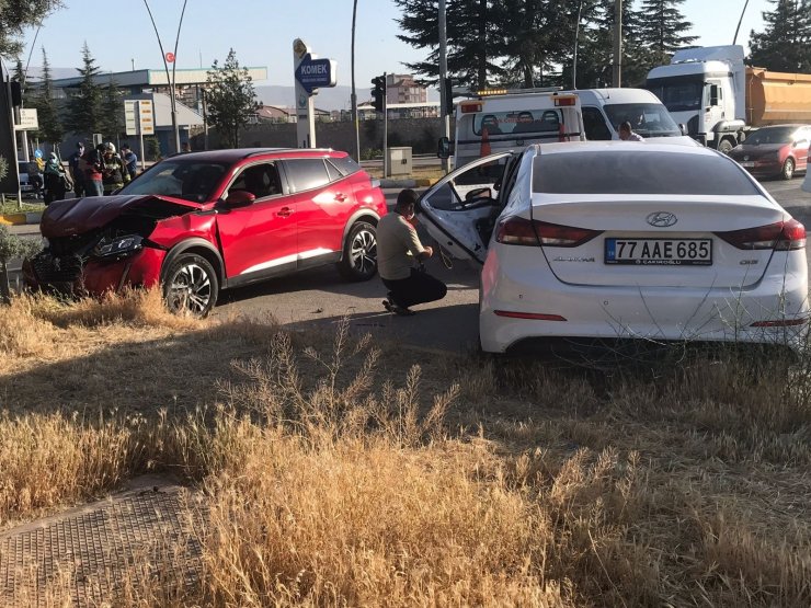Konya’da cip ile otomobil çarpıştı: 6 yaralı