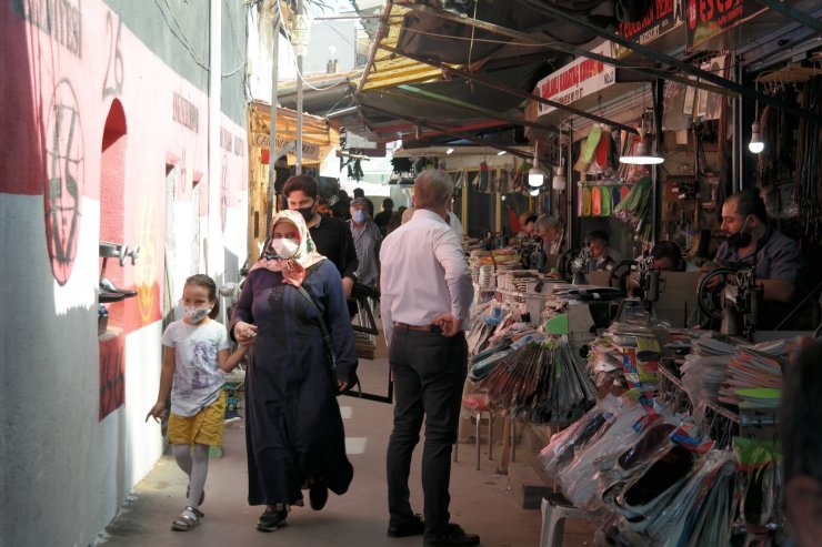 Ayakkabıcı tamircilerinin başını kaşıyacak vakti yok