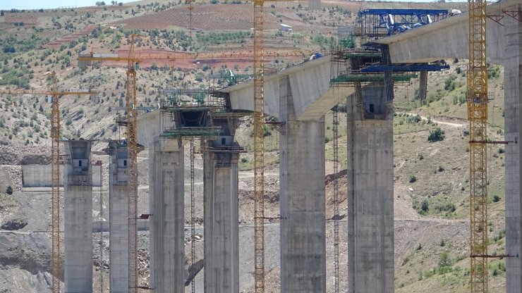 Türkiye’nin en yüksek ayaklı viyadüğü Konya Alanya arasını 2 saat 15 dakikaya indirecek