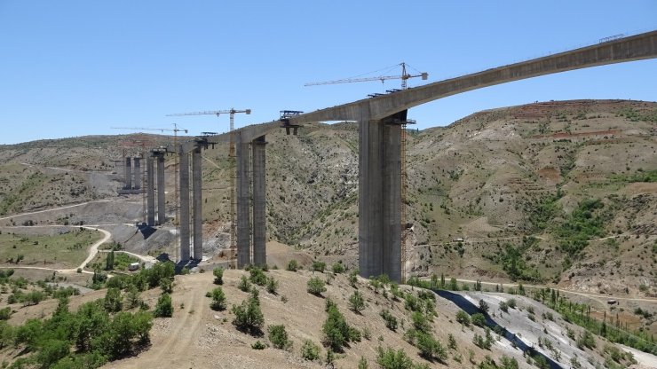 Türkiye’nin en yüksek ayaklı viyadüğü Konya Alanya arasını 2 saat 15 dakikaya indirecek