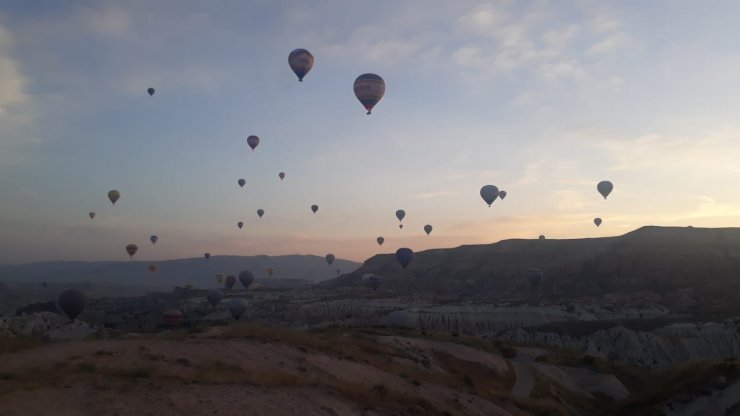 Kapadokya’da balonlar 6 günün ardından yeniden havalandı