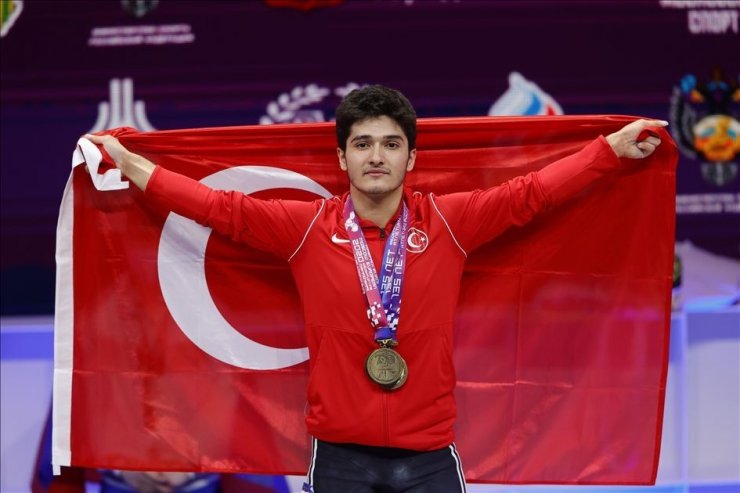 ASKİ Sporlu Muhammed Furkan Özbek olimpiyat vizesi aldı