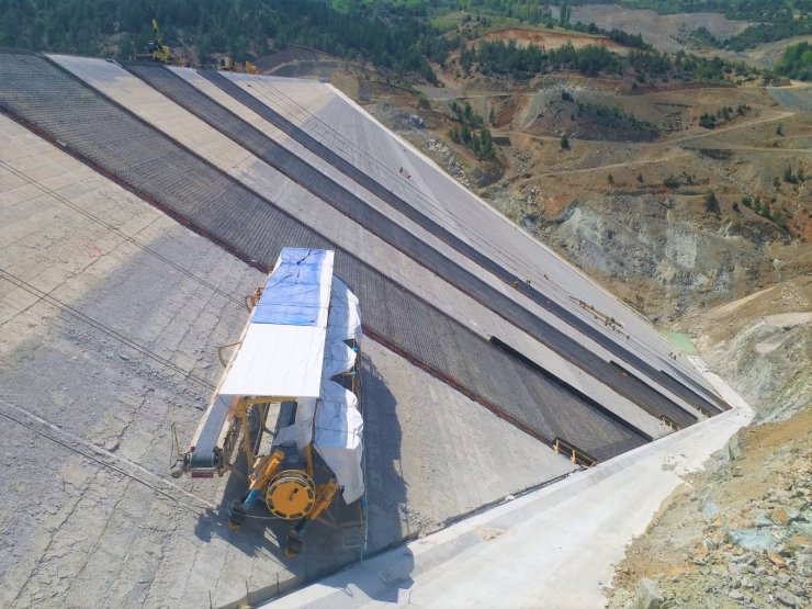 Mersin Sorgun Barajı’nda çalışmalar aralıksız devam ediyor