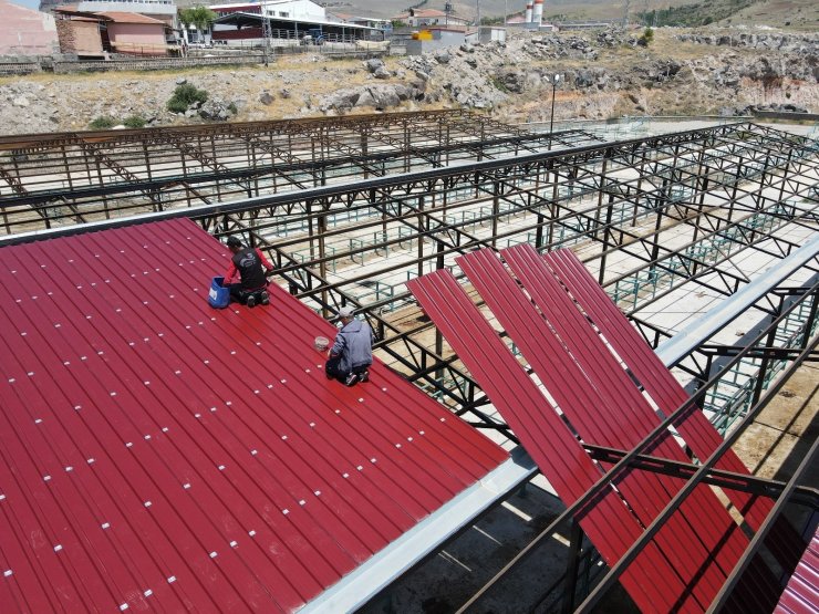 Hayvan pazarının üstünün kapanma çalışması devam ediyor