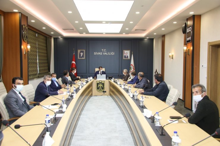 Çiftçiler yaralarına merhem arıyor